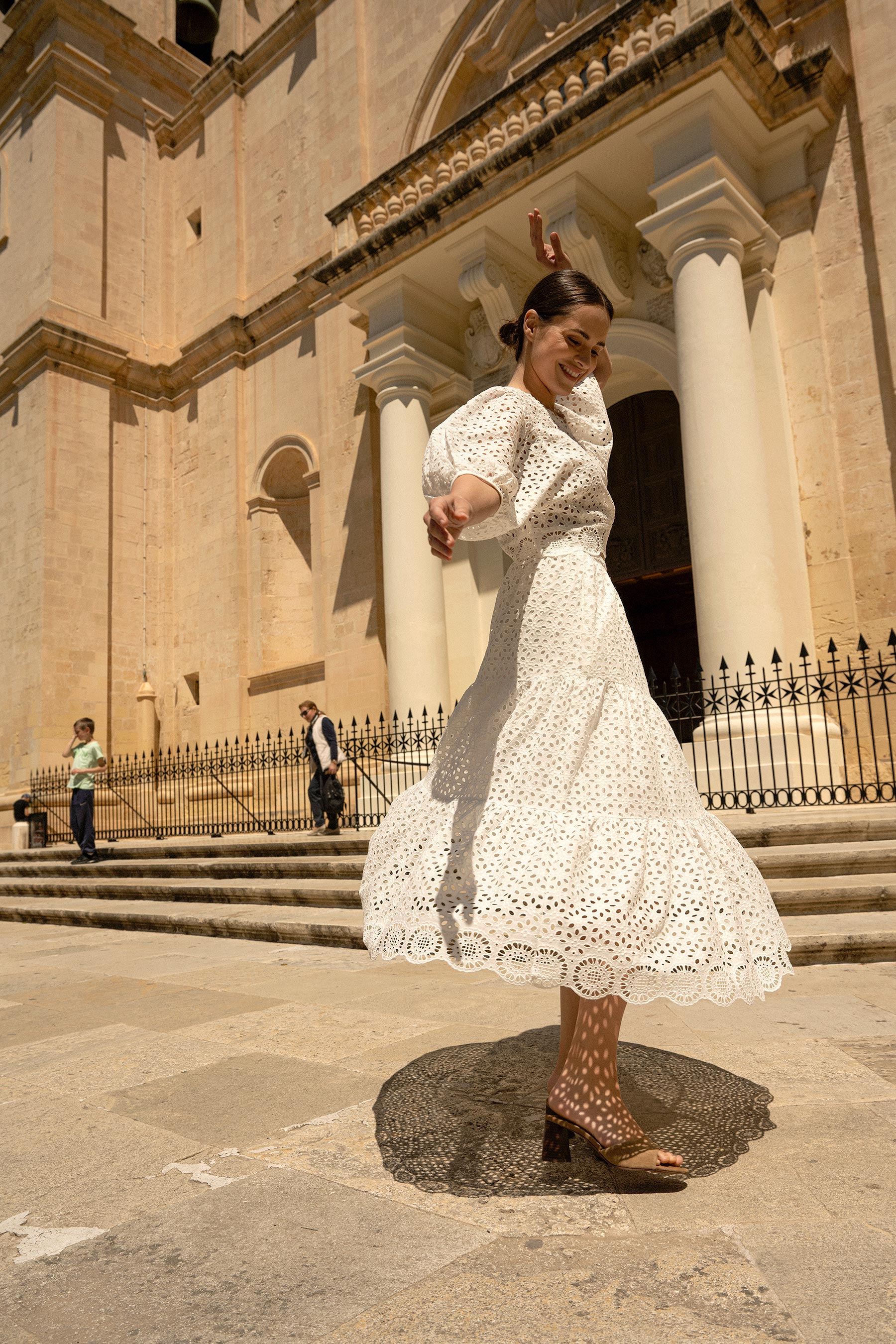 Kapsułowe stylizacje letnie dla kobiet