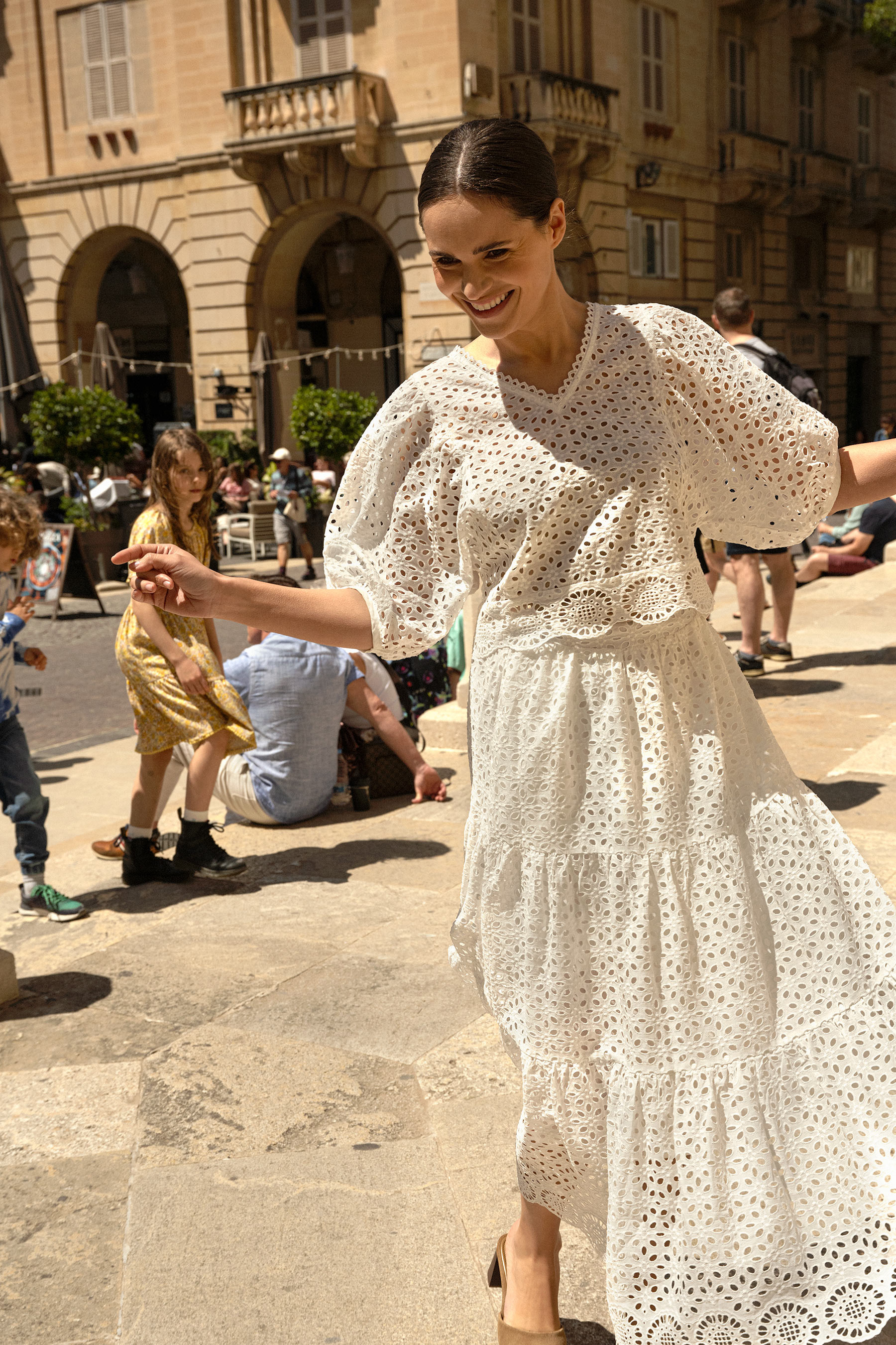 Kapsułowe stylizacje letnie dla kobiet
