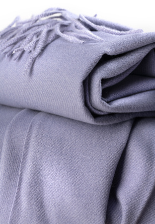 Ciepły lawendowy szal z wiskozą