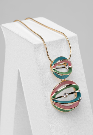 Naszyjnik z podwójną kolorową zawieszką