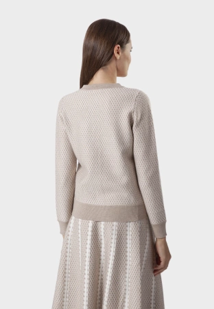 Beżowy kardigan z ozdobnymi guzikami