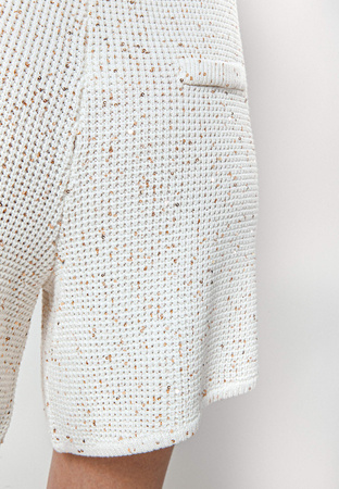 Dzianinowe spodenki ecru ze złotymi cekinami