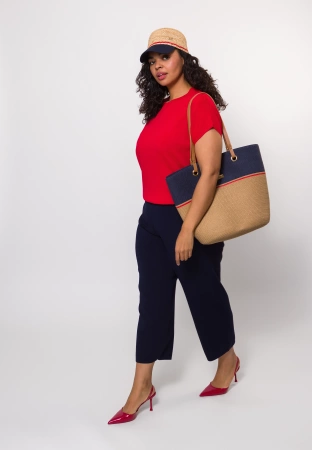 Czerwona dzianinowa bluzka z wiskozą