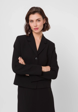 Krótki czarny żakiet z klasycznym kołnierzem