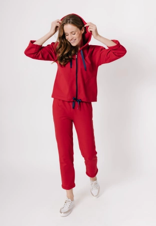 Bawełniane dresowe spodnie w czerwonym kolorze