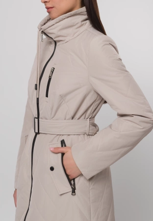 Pikowany płaszcz w kolorze beżowym