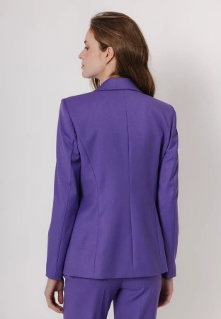 Długi fioletowy żakiet na jeden guzik