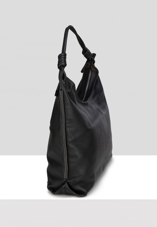 Duża czarna torebka z ozdobnym paskiem