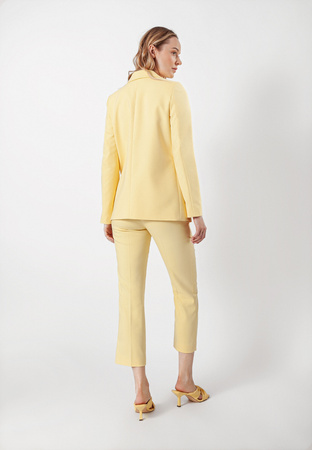 Cygaretki w cytrynowym kolorze