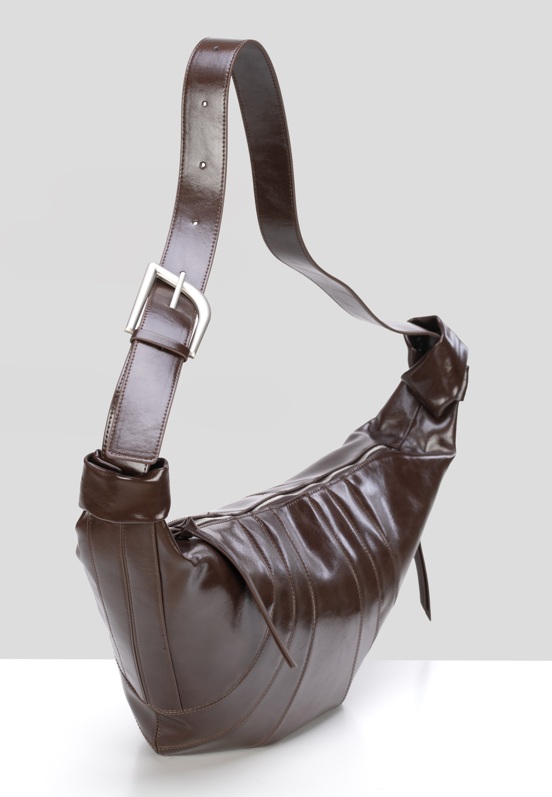 Brązowa torebka nerka z miękkiej skóry