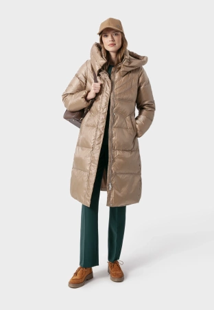 Camelowa czapka z daszkiem