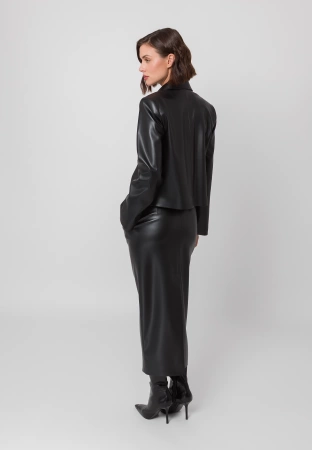 Czarna kurtka z ekoskóry