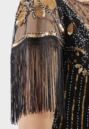 Cekinowa sukienka z frędzlami