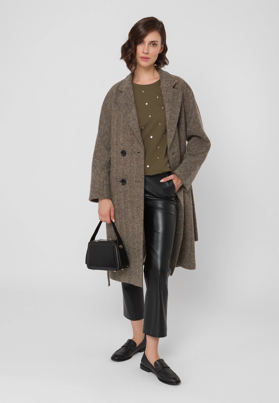 Dwurzędowy płaszcz w jodełkę