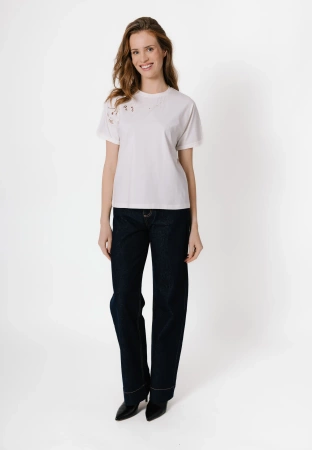 Ecru bluzka z haftowanym wzorem