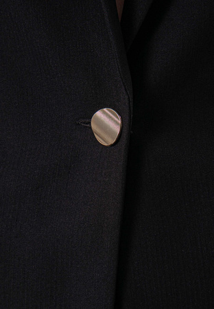 Długi żakiet na jeden guzik