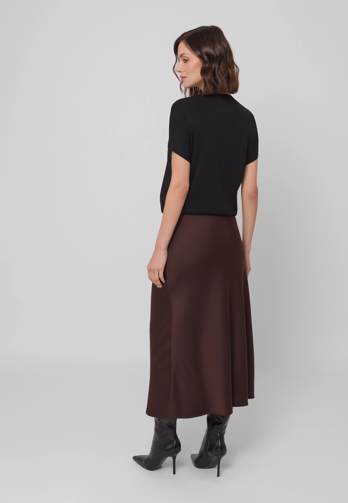 Długa brązowa spódnica