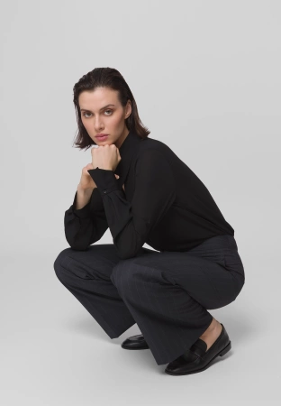 Spodnie w prążek z szeroką nogawką