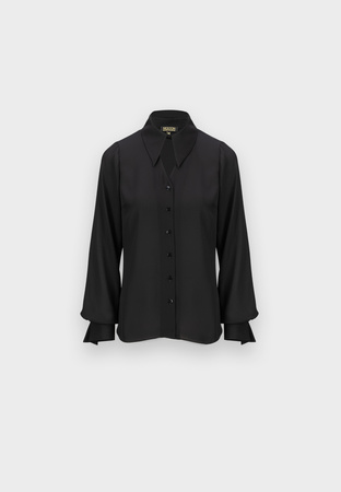 Czarna koszula z wycięciem przy dekolcie