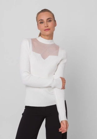 Ecru dzianinowy półgolf z ażurowym dekoltem
