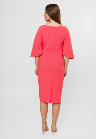 Koralowa sukienka z motylkowym rękawem