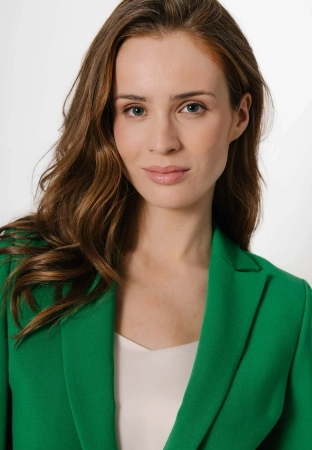 Zielony żakiet na jeden guzik