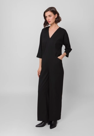 Kombinezon z dekoltem w serek