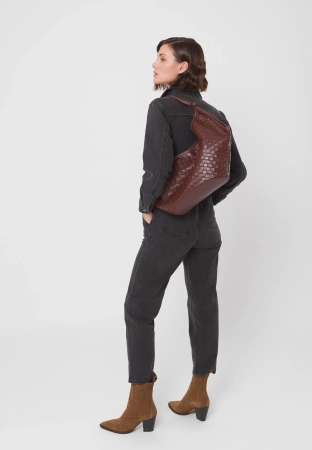 Jeansowy kombinezon wiązany w pasie