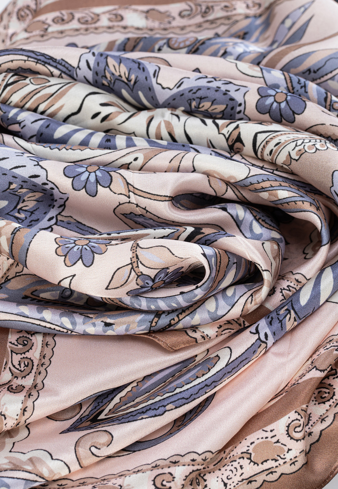 Jedwabna apaszka w odcieniach beżu i brązu