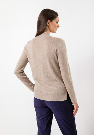 Beżowy półgolf z marszczeniem pod szyją