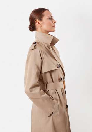 Beżowy dwurzędowy trencz