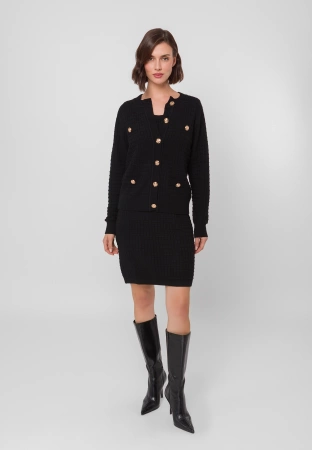 Dzianinowa sukienka bez rękawów z charakterystyczną fakturą