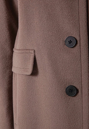 Brązowy wełniany płaszcz z kołnierzykiem