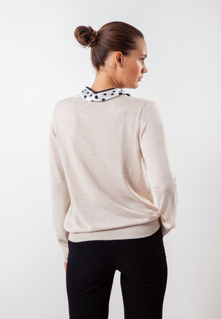 Beżowy sweter z apaszką w grochy