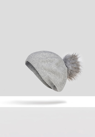 Szary beret z pomponem
