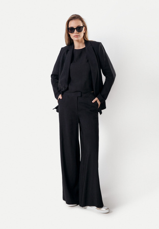 Czarny dwurzędowy żakiet z lnem
