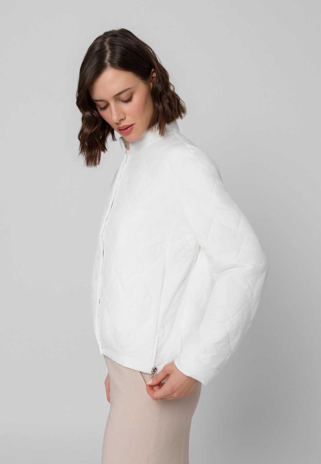 Biała pikowana kurtka