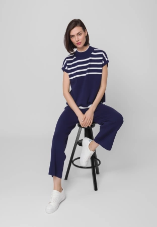 Granatowe spodnie z dzianiny z szeroką nogawką