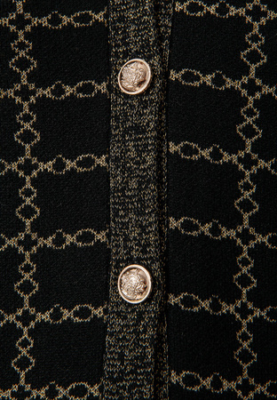 Czarny kardigan w złote łańcuchy