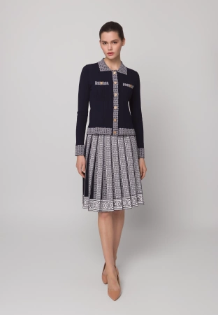 Granatowy kardigan z ozdobnym wykończeniem