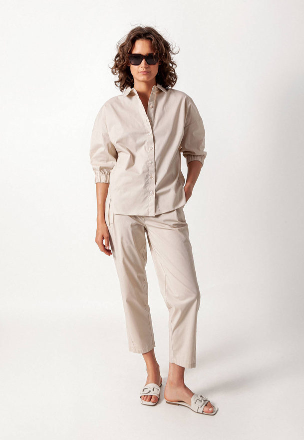 Beżowe popelinowe spodnie z krótszą nogawką