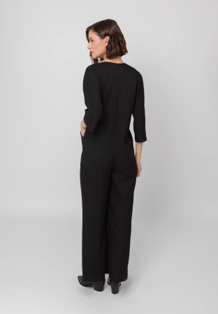 Kombinezon z dekoltem w serek