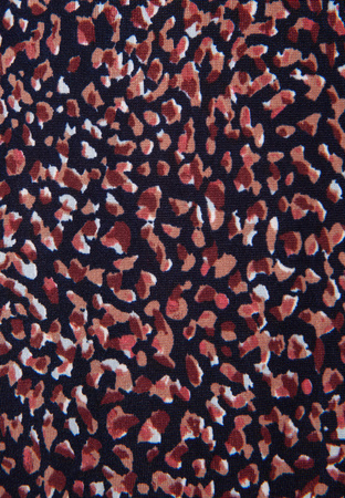 Bluzka z cienkiej tkaniny z paskiem