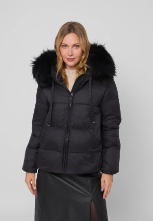Czarna puchowa kurtka z naturalnym wypełnieniem