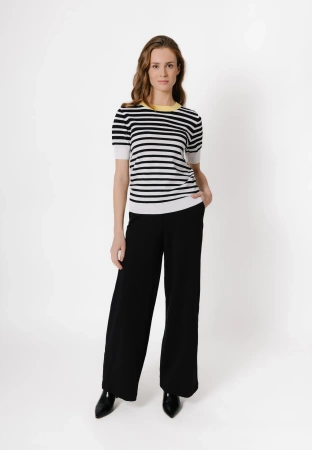 Dzianinowa bluzka w czarno-białe paski z żółtą lamówką