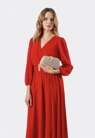 Czerwona sukienka z kopertowym dekoltem