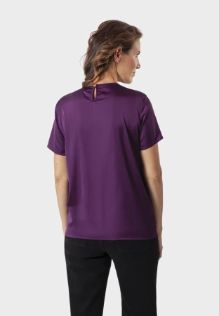 Fioletowa satynowa bluzka z krótkim rękawem