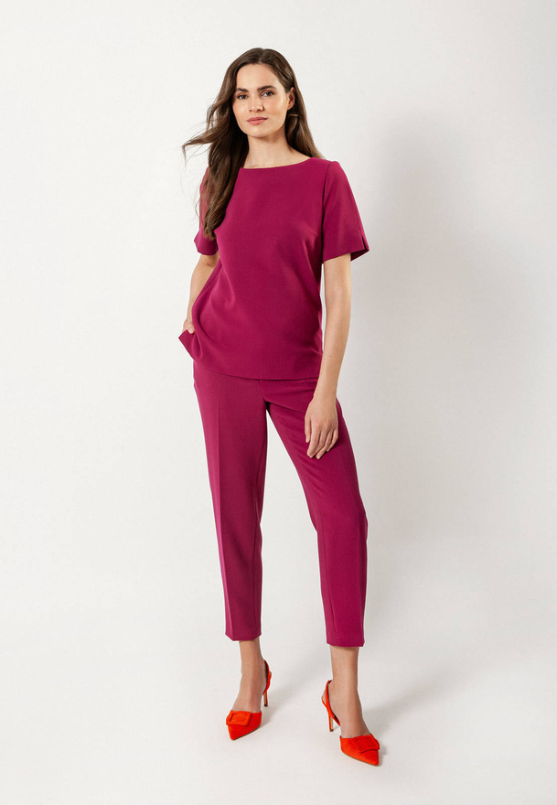 Amarantowe spodnie z kantem