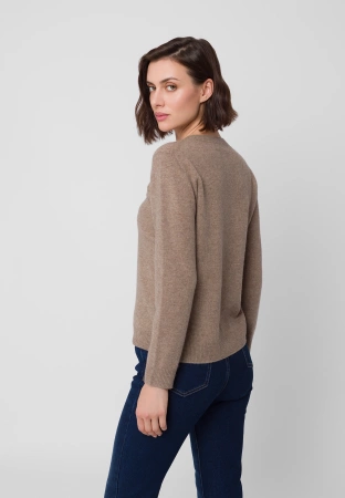 Wełniany sweter w kolorze beżowym
