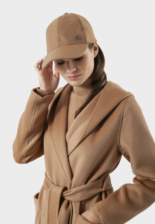 Camelowa czapka z daszkiem
